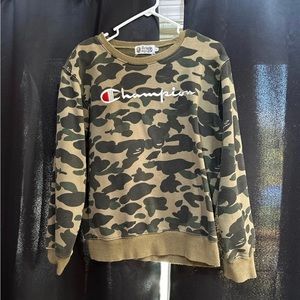 A bathing ape champion crewneck